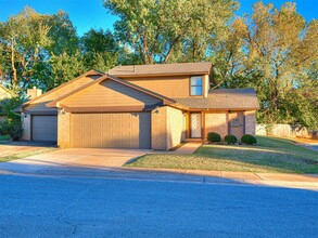 206 Woodbridge Cir in Edmond, OK - Foto de edificio - Building Photo