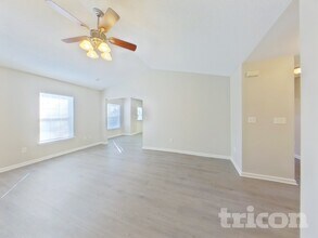 111 Parsons Mill Ln in Columbia, SC - Foto de edificio - Building Photo