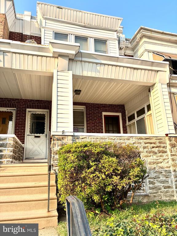 property at 1305 Dyre St