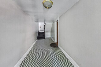 2444 N Campbell Ave in Chicago, IL - Building Photo - Building Photo