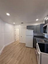7724 NE 1st Ave in Miami, FL - Building Photo - Building Photo