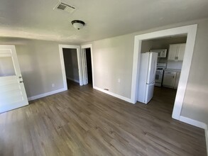 611 W Cherry St in Okemah, OK - Building Photo - Building Photo