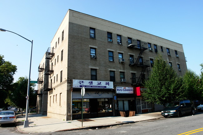 15128 34th Ave in Flushing, NY - Foto de edificio - Building Photo