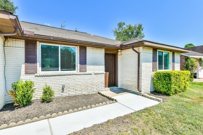 property at 515 Bellmar Ln