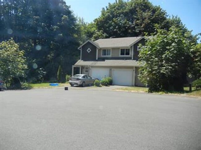 property at 421 N 3rd Ave SW