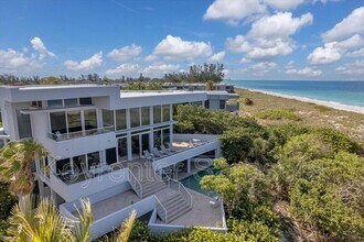 5801 Gulf of Mexico Dr in Longboat Key, FL - Building Photo - Building Photo