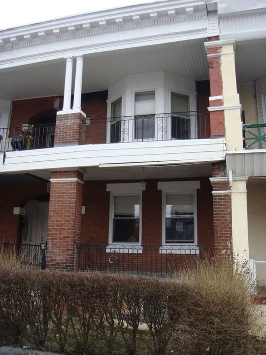 5502 Walnut St in Philadelphia, PA - Building Photo