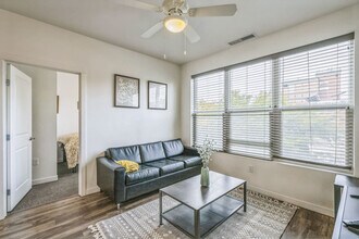 305 E Front St in Missoula, MT - Foto de edificio - Building Photo