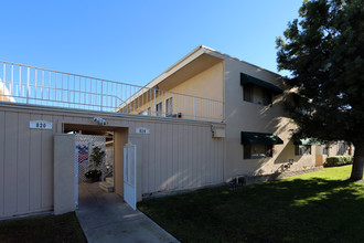 820 S Walnut Ave in Brea, CA - Building Photo - Building Photo