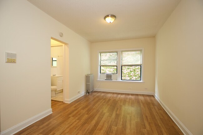 1750 N Humboldt Blvd, Unit J09P in Chicago, IL - Foto de edificio - Building Photo