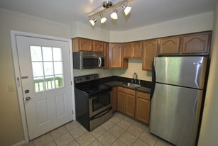 923 S 7th St in Ann Arbor, MI - Building Photo