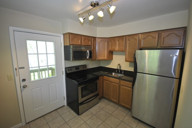 923 S 7th St in Ann Arbor, MI - Foto de edificio - Building Photo