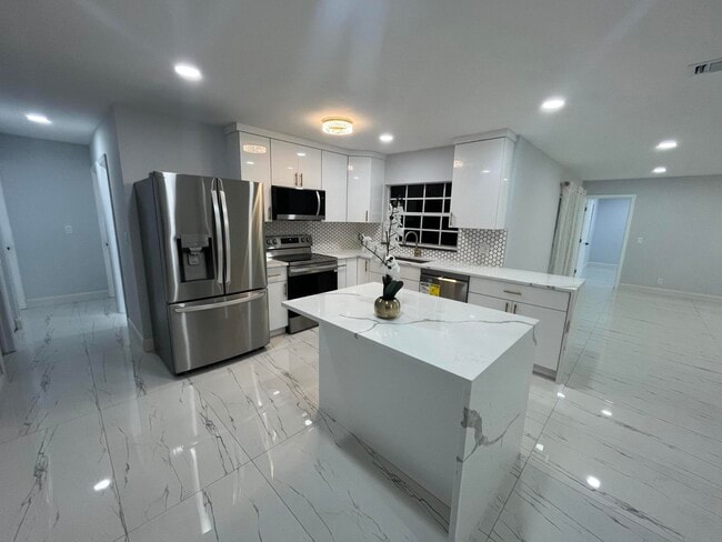 1720 SW 13th St in Boca Raton, FL - Building Photo - Building Photo