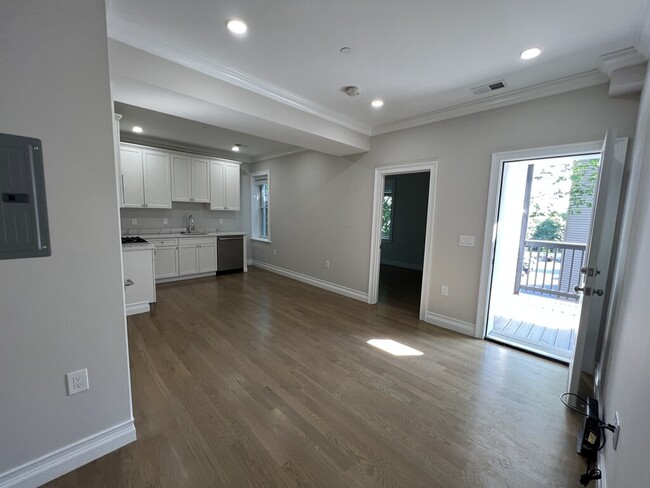 15 Mount Hood Rd, Unit 6