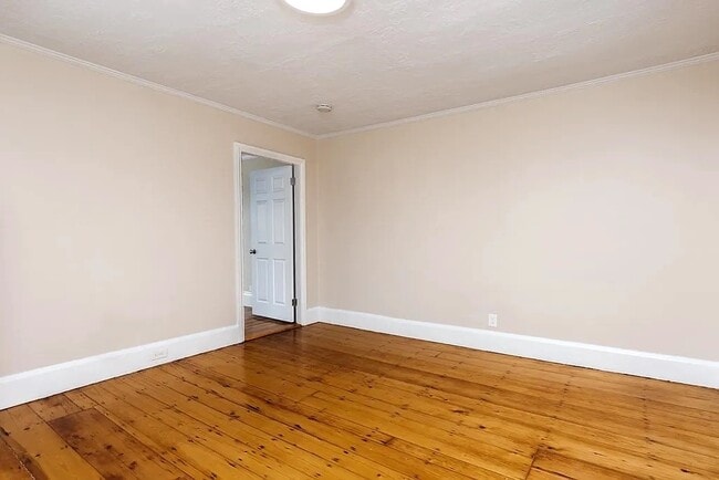 38 Cabot St, Unit 2 in Beverly, MA - Building Photo - Building Photo