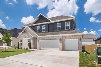 490 Apollo Dr in Centerton, AR - Building Photo - Building Photo