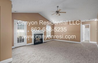 141 Kendall Ct in Raeford, NC - Building Photo - Building Photo