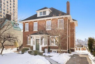 350 Mountain Rd in Union City, NJ - Building Photo