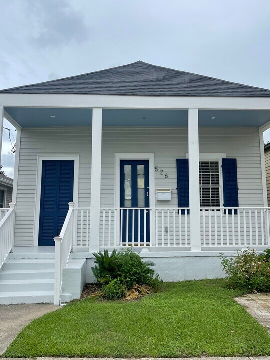 526 6th St in Gretna, LA - Foto de edificio