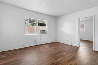 271 SW 1st St in Deerfield Beach, FL - Building Photo - Building Photo