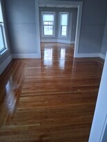 14 Witt St, Unit apt in Lynn, MA - Building Photo
