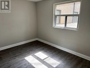 744 Lincoln St in Welland, ON - Building Photo - Building Photo