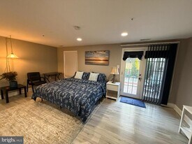 2568 Ambling Cir in Crofton, MD - Building Photo