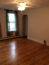 27 Auburn St, Unit 1 in Brookline, MA - Building Photo - Building Photo