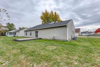 8520 Lincoln Ct in Fishers, IN - Building Photo - Building Photo