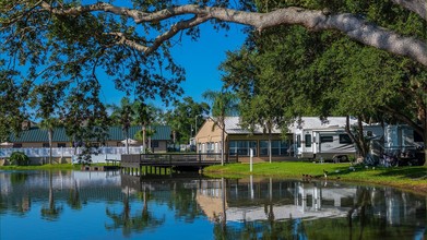 Lakeland RV Resort in Lakeland, FL - Foto de edificio - Building Photo