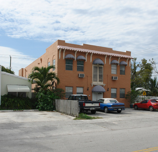 1856 Lincoln St in Hollywood, FL - Building Photo - Building Photo