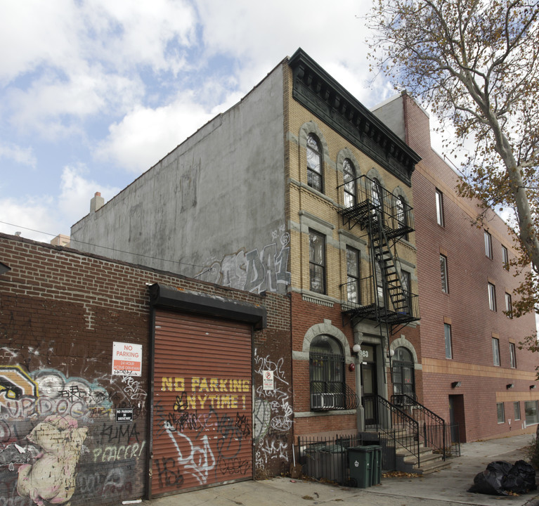 363 Willoughby Ave in Brooklyn, NY - Building Photo