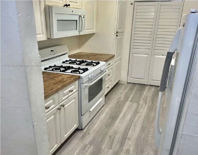 property at 1300 W 53rd St