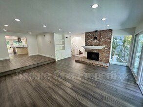 4671 Club View Dr in Westlake Village, CA - Building Photo - Building Photo