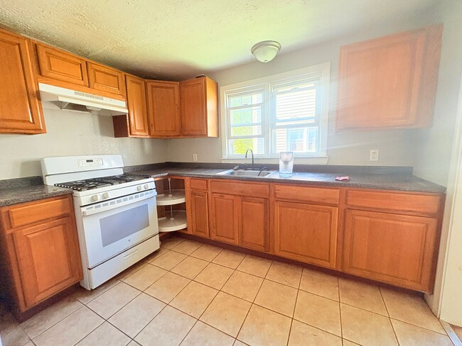 6 Kilborn St