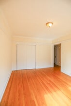 3349 W Ainslie St, Unit #2E in Chicago, IL - Foto de edificio - Building Photo