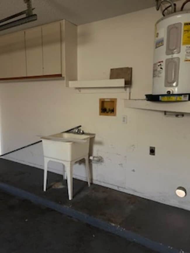 property at 12902 Kellywood Cir