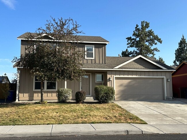 2551 SW Indian Ln in Redmond, OR - Building Photo - Building Photo