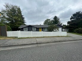 131 75th St SW in Everett, WA - Building Photo