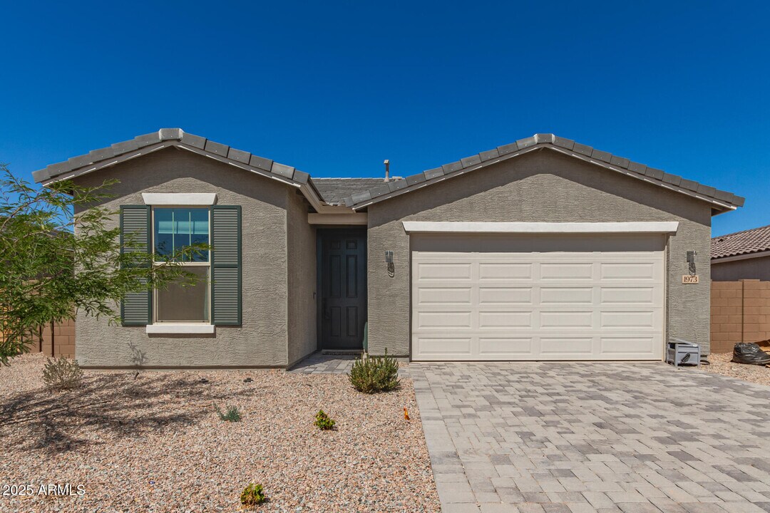 1973 N Westfall Ln in Casa Grande, AZ - Building Photo