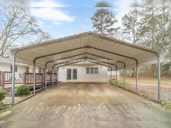 1496 Dooley Town Dr in Statham, GA - Building Photo - Building Photo