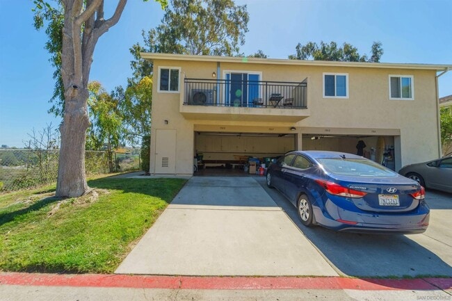 7915 Camino Kiosco in San Diego, CA - Building Photo - Building Photo