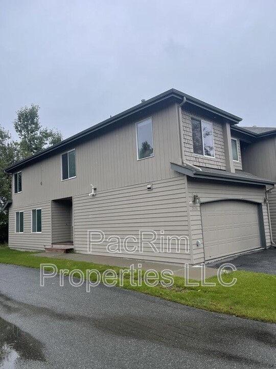 2436 Hillbrook Cir in Anchorage, AK - Building Photo