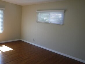4574-4576 Cleveland Ave in San Diego, CA - Foto de edificio - Building Photo