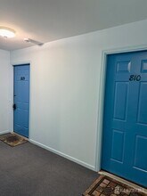 809 Woodhaven Dr in Edison, NJ - Foto de edificio - Building Photo