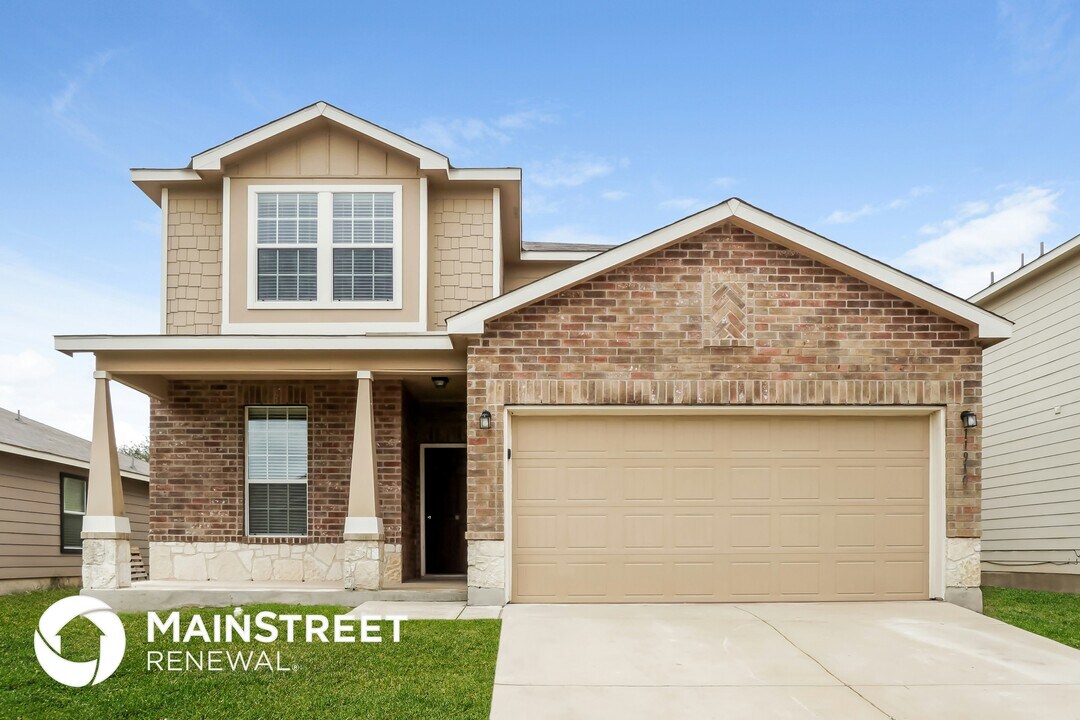 11910 Fieldcrest Run in San Antonio, TX - Building Photo