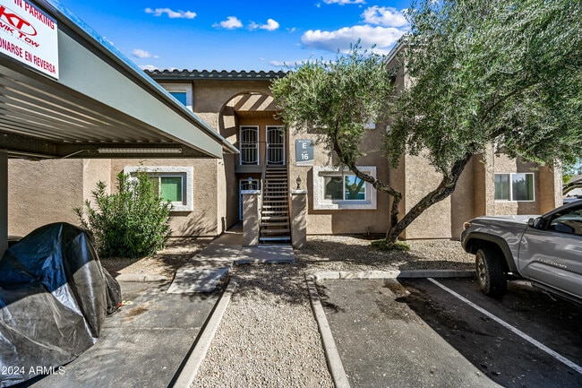 property at 1560 W Sahuaro Dr
