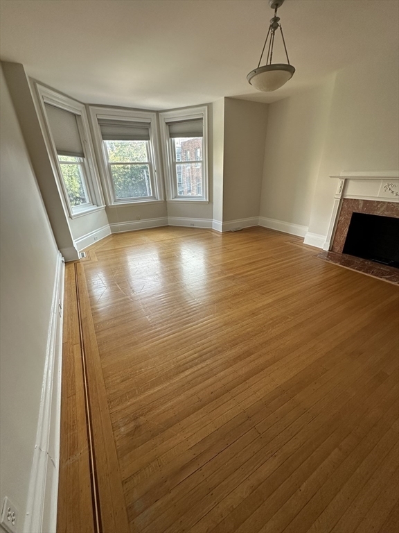 1757 Beacon St, Unit 1 in Brookline, MA - Building Photo - Building Photo