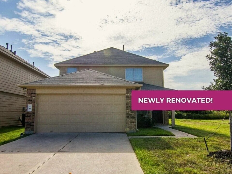 5702 S Brenwood Dr in Katy, TX - Building Photo