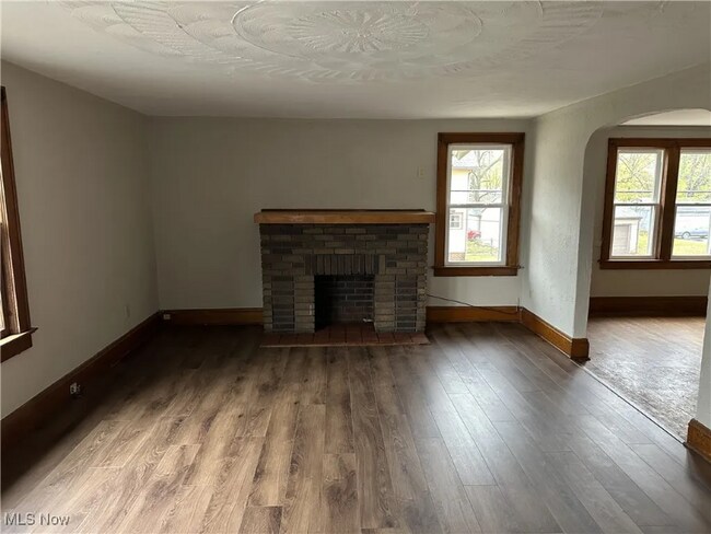 38 Alfaretta Ave-Unit -Up in Akron, OH - Building Photo - Building Photo